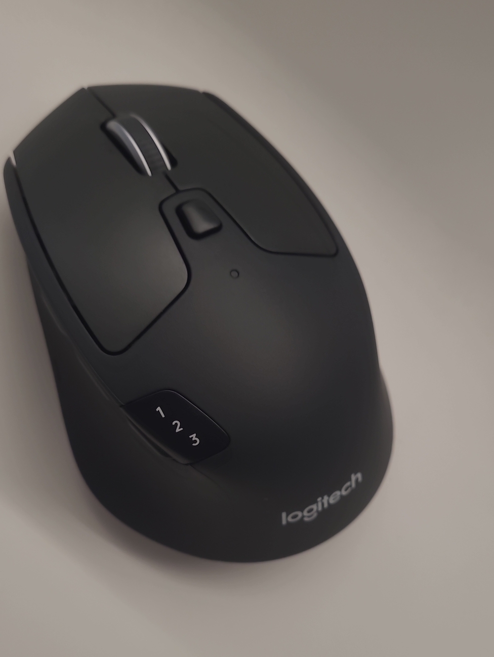 Logitech Black Wireless Multi-Device Ergonomic Mouse